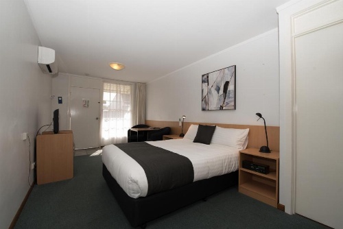 Barclay Motor Inn image 21